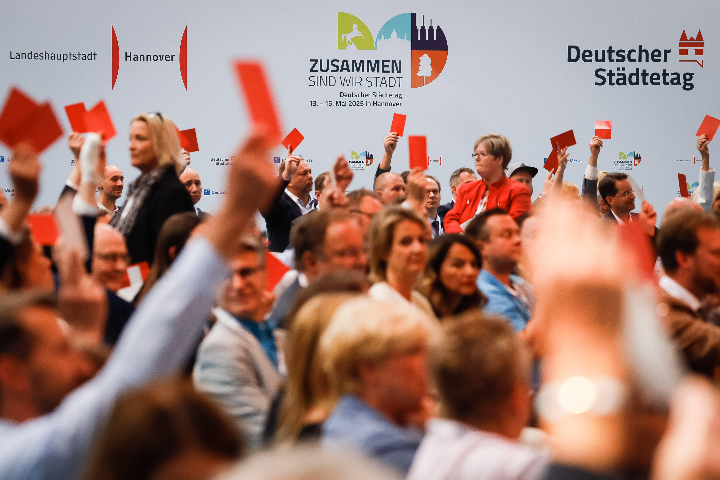 Mitgliederversammlung des Städtetags in der Abstimmung
