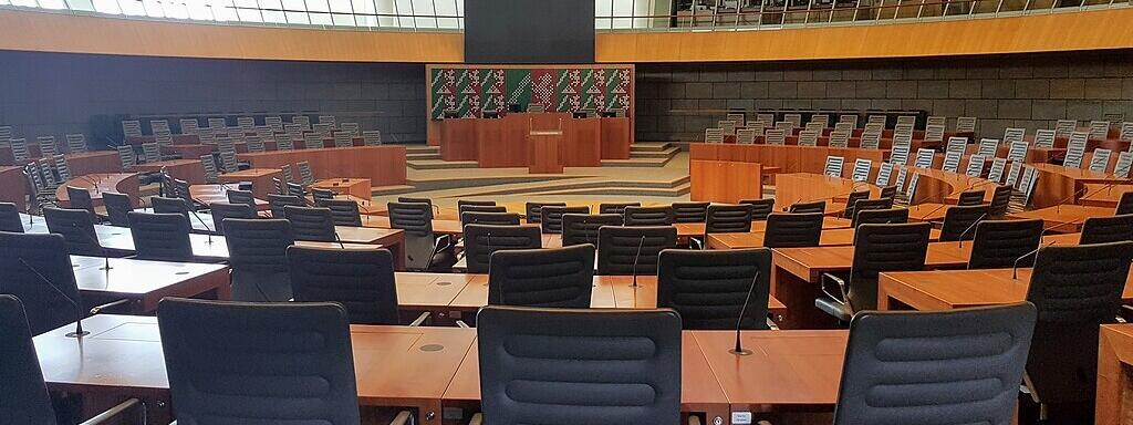 Hier werden Entscheidungen getroffen: Plenarsaal im Landtag NRW