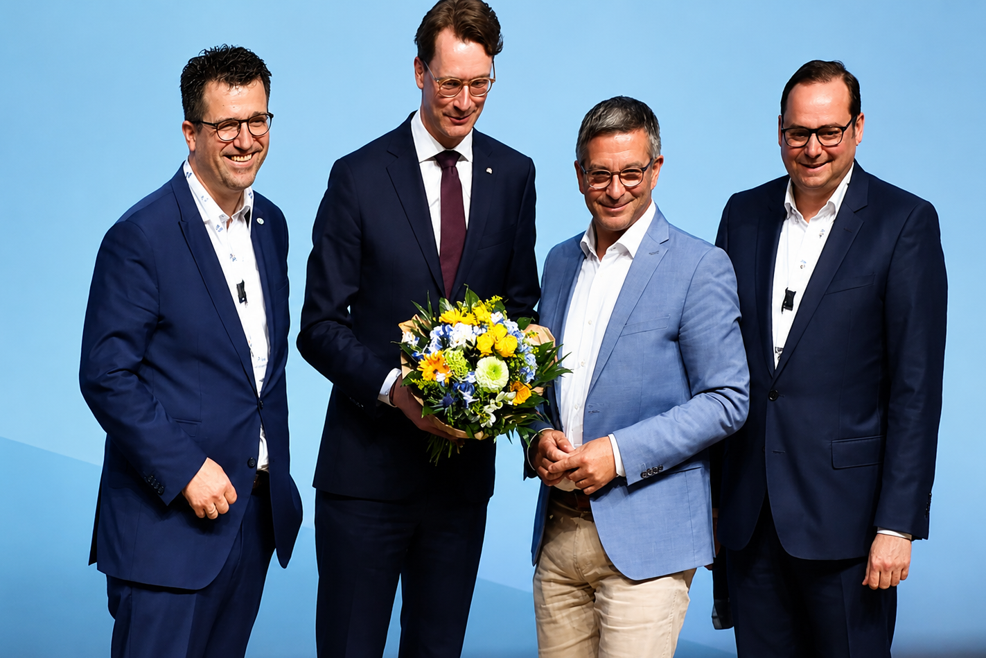 Städtetag NRW - Ministerpräsident Hendrik Wüst mit der neu gewählten Verbandsspitze