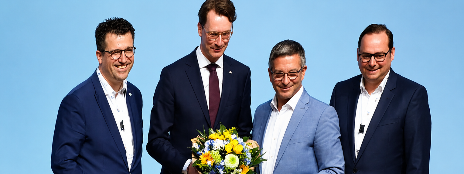 Städtetag NRW - Ministerpräsident Hendrik Wüst mit der neu gewählten Verbandsspitze