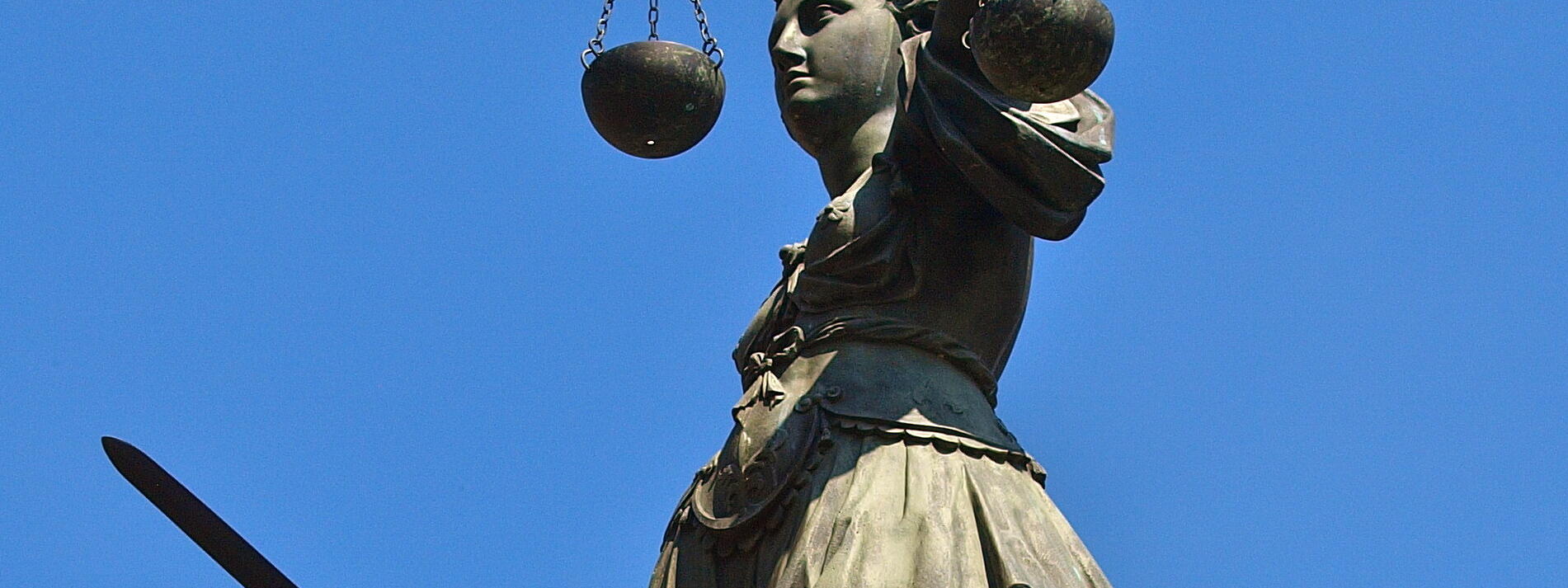 Statue der römischen Göttin Justitia