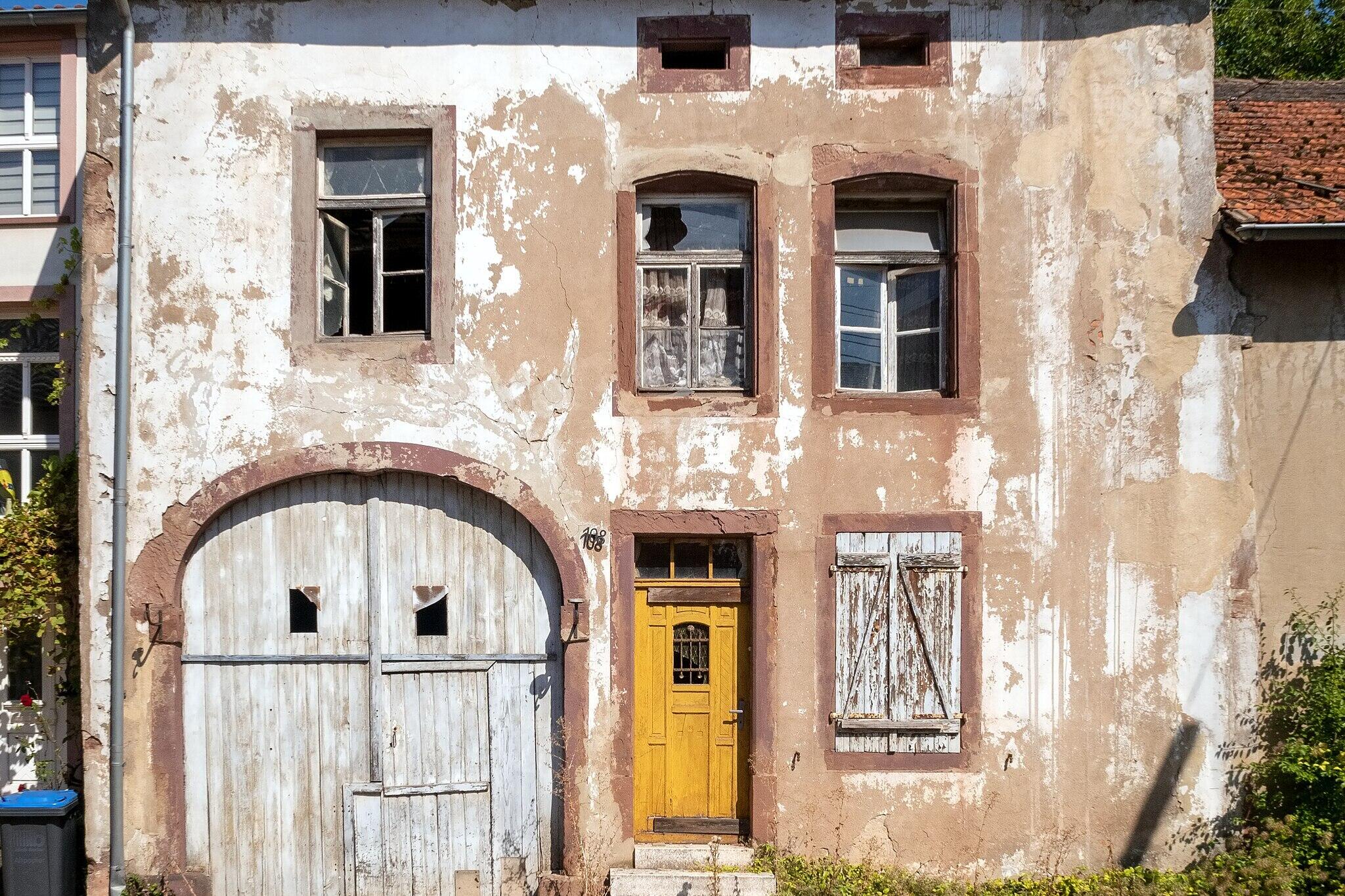 Leerstehendes Bauernhaus