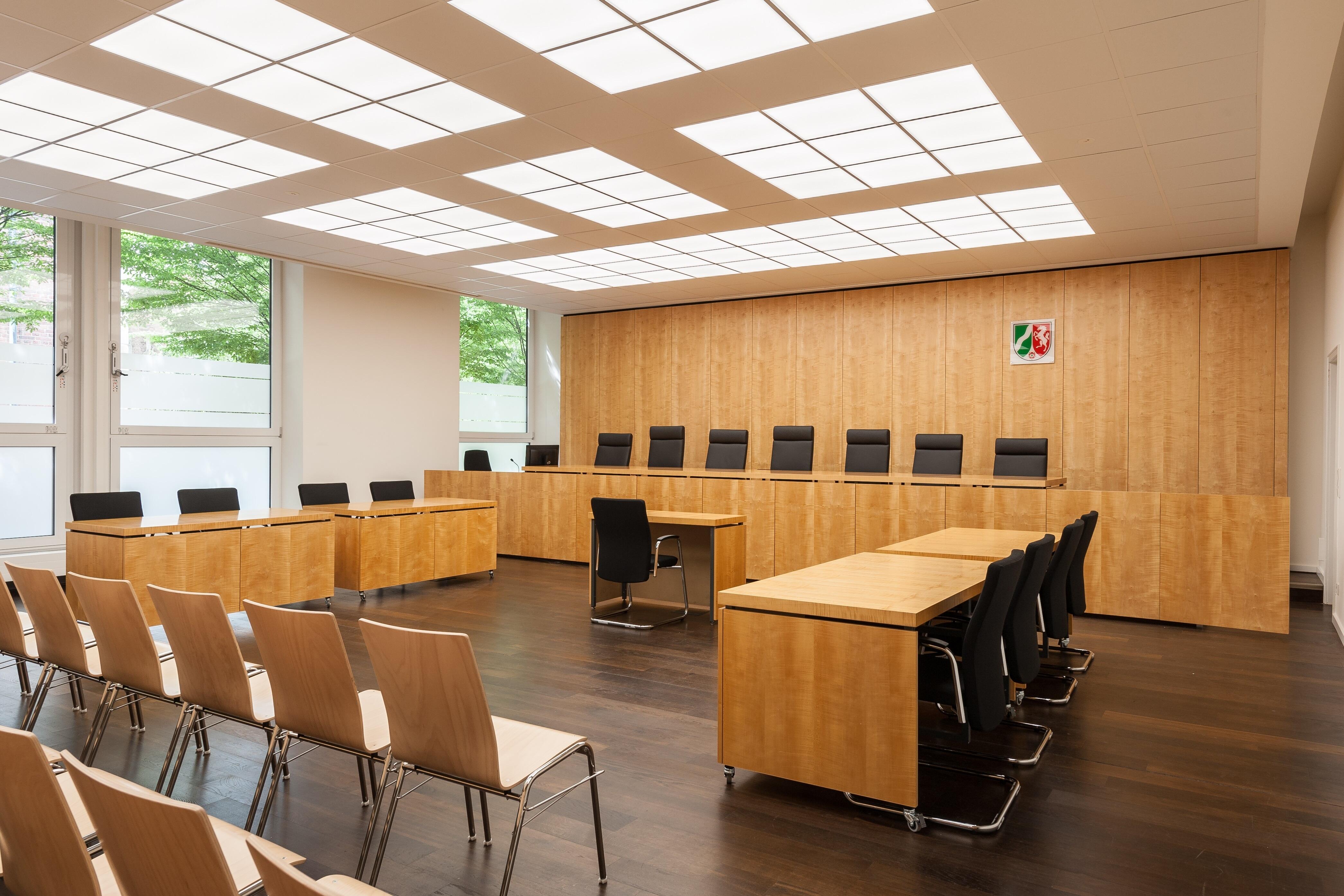 Bild vom Sitzungssaal des Verfassungsgerichtshofs NRW