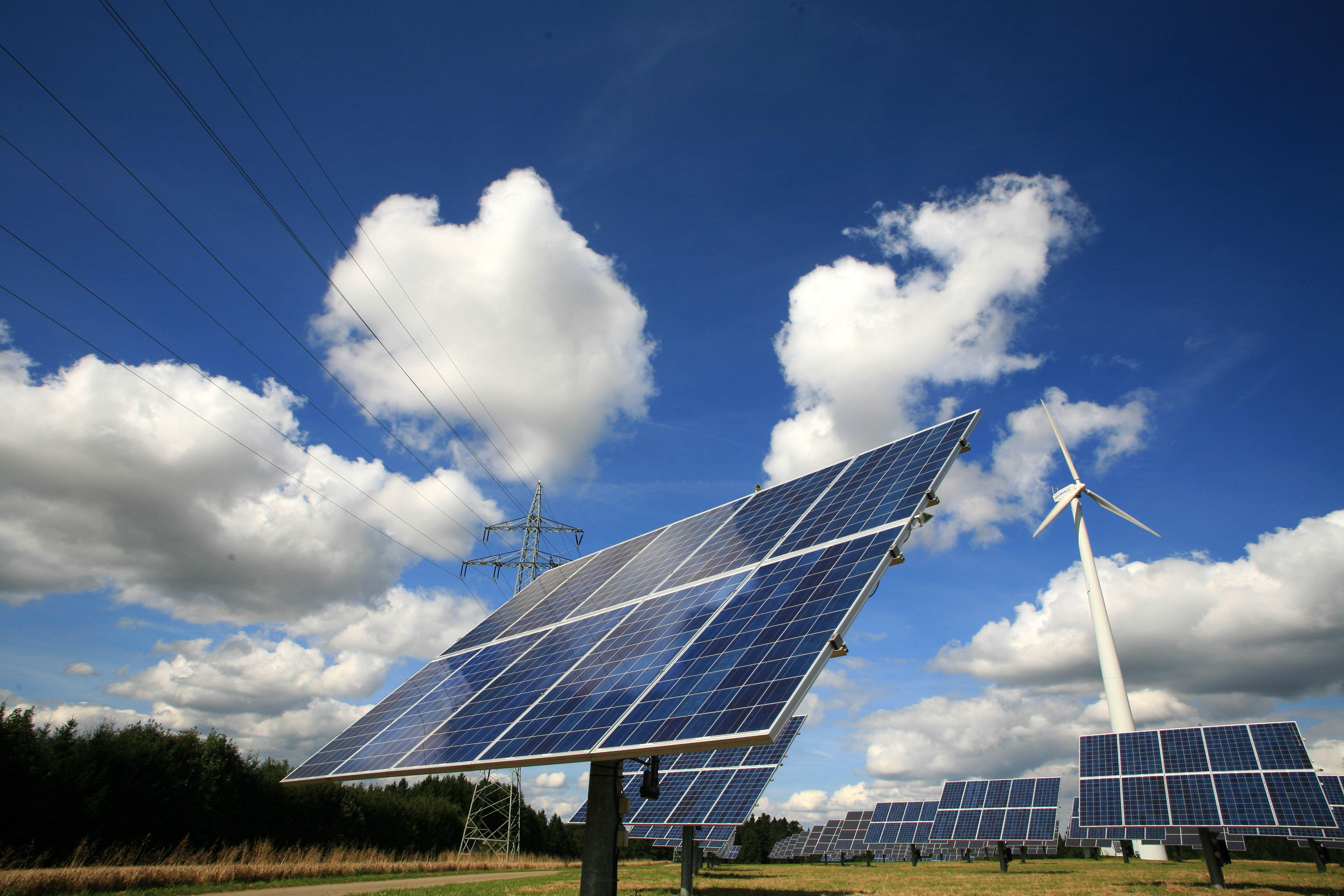 Aus Sonne wird Strom - Photvoltaik und Windkraft